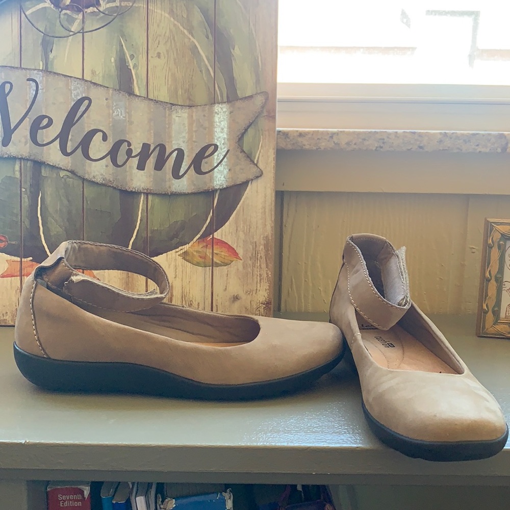 Clarks Ankle Strap Women’s Shoes